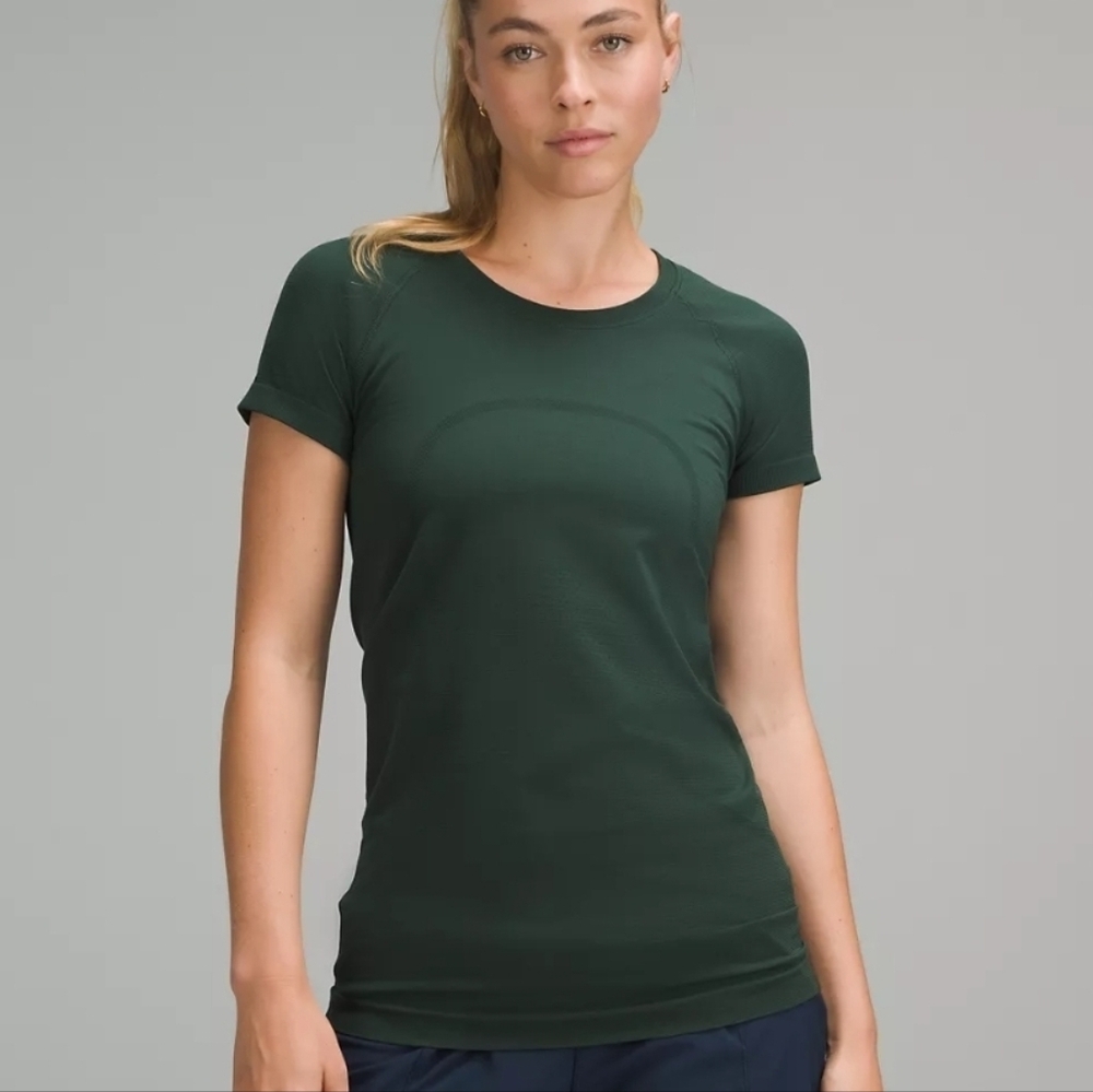 Swiftly Tech Short-Sleeve Shirt 2.0 Hip Length - Legacy Green - Size 6